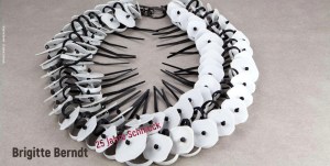 Umschlag des Katalogs "Brigitte Berndt – 25 Jahre Schmuck"