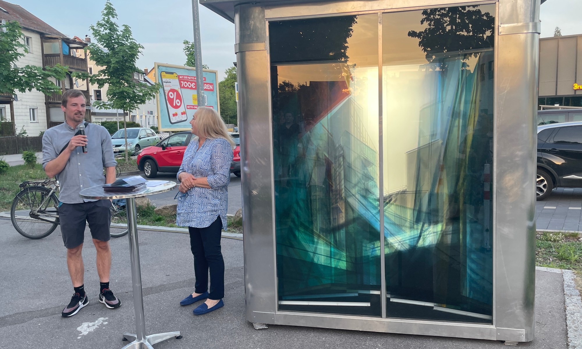 Alexander Rosol und Regina Hellwig-Schmid bei der Vernissage von "Space Shifter"